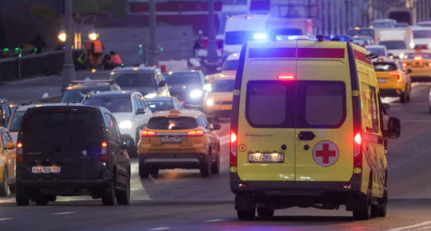 Трамвай на скорости насмерть сбил пешеходов в Медведково: один погиб на месте