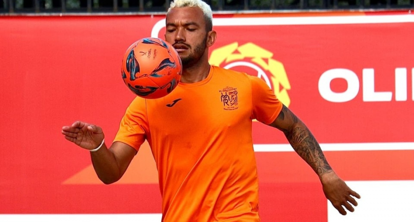 «Как в Рио!» Бразилец из ЦСКА и «Фламенго» променял Кубок Америки на борщ и баню в Анапе