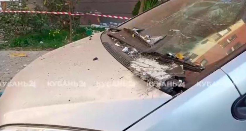 Атака дронов в Новороссийске: пожары в четырех домах, выбитые окна в 12 квартирах и поврежденная кровля