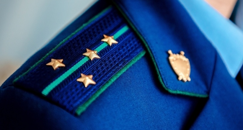 Три года колонии за ревность: мужчина два дня избивал жену и держал раздетой на улице