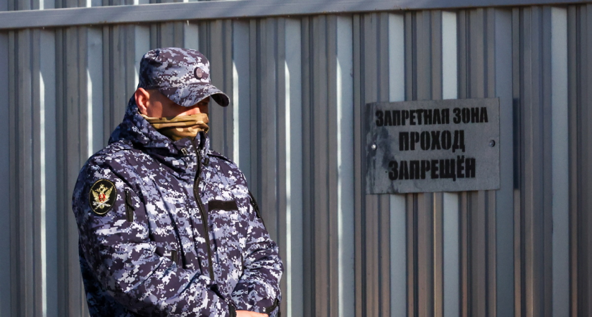 20 лет колонии и 320 тысяч штрафа: машинист из Дзержинска в списке террористов предстал перед судом