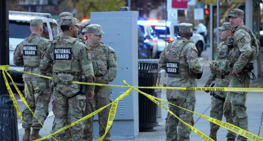 Директор ФБР призвал молиться за раненых нацгвардейцев после стрельбы у Белого дома