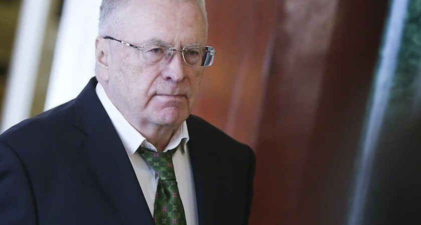 Mercedes Жириновского разбили дважды за два месяца: машину до сих пор не ремонтируют