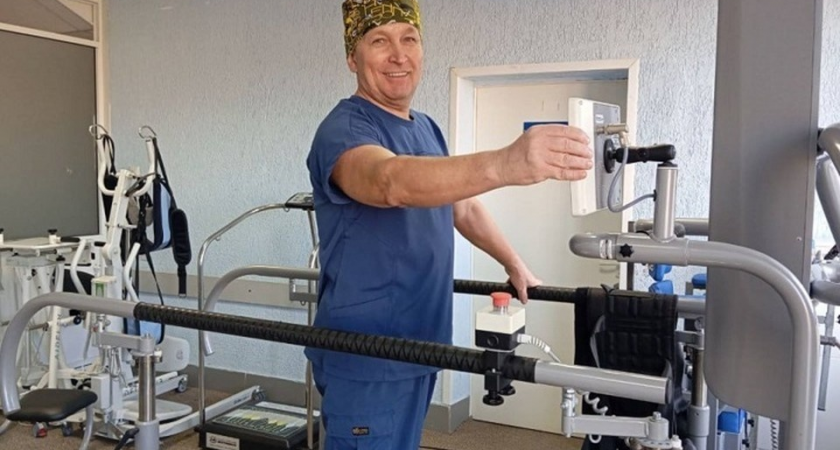 В 56 лет ушел с завода в медколледж: пенсионер с красным дипломом стал инструктором ЛФК