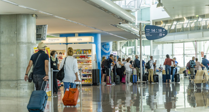 Прибалтика потеряет до 5% ВВП: туристы бегут от региона "слишком опасного"