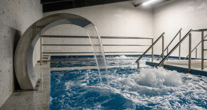 Грибок в детском бассейне Краснодара привел к осложнениям на почки двухлетней девочки