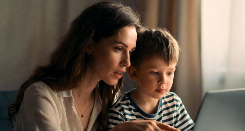 1599 рублей за каждого ребенка: родители в Иркутской области не могут увидеть оценки без платной подписки