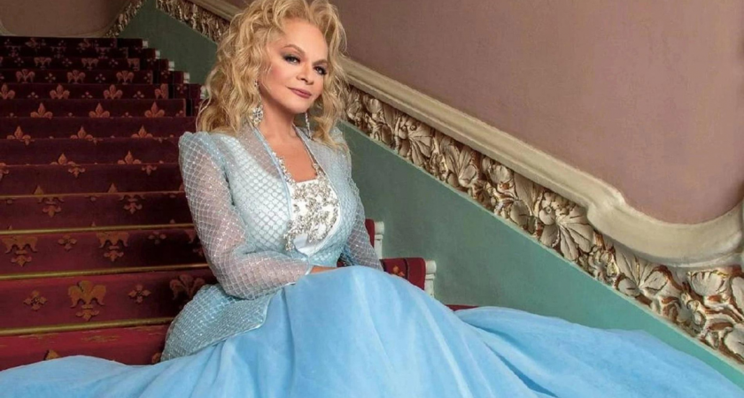 «Аншлаг» на концертах и массовый хейт: директор Долиной о жизни певицы после скандала с квартирой