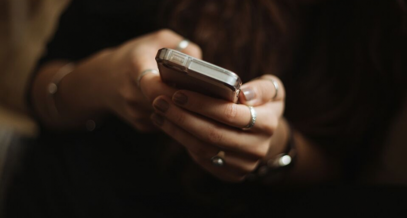 Вернула «ошибочный» перевод 40 тысяч — теперь грозит 6 лет колонии за мошенничество на 1,5 млн