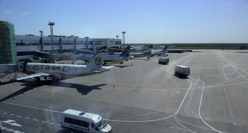 Boeing 777 Москва-Пхукет совершает экстренную посадку в Домодедово из-за отказа двигателя