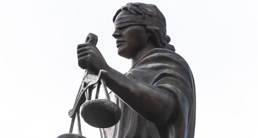 Судья из Владикавказа требовал 150 тысяч за «условку» и попался на оперативном эксперименте