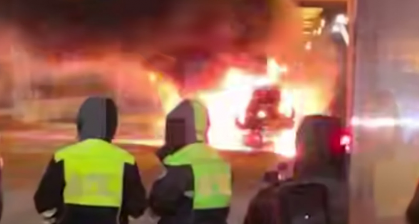 ГАЗель взорвалась на Ленинградском шоссе: затор 2 км, экстренные службы на месте