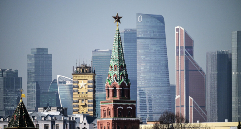 «Воздух с юга и высокое давление». Москва без снега до середины декабря — только морось и дождик