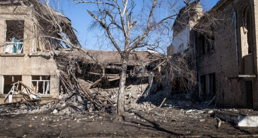 «Езжайте туда, откуда приехали»: беженцев из ДНР и ЛНР выгоняют из отеля под Липецком в разрушенные дома