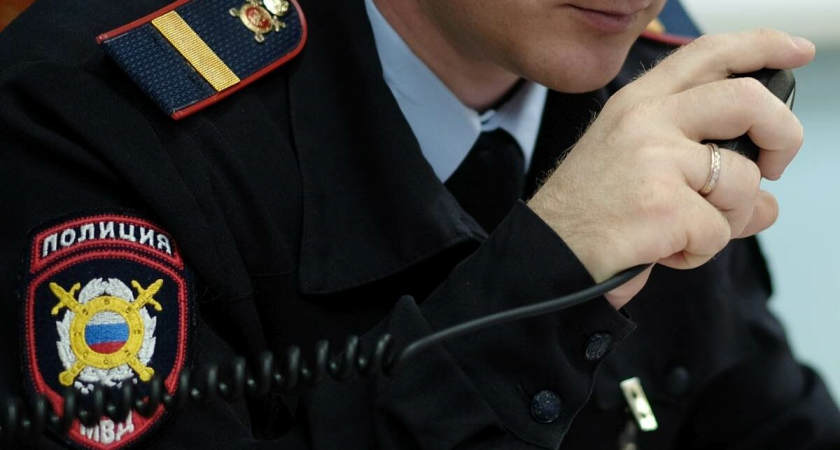 60-летний мужчина пытался силой затащить 15-летнюю школьницу в машину в Краснодаре