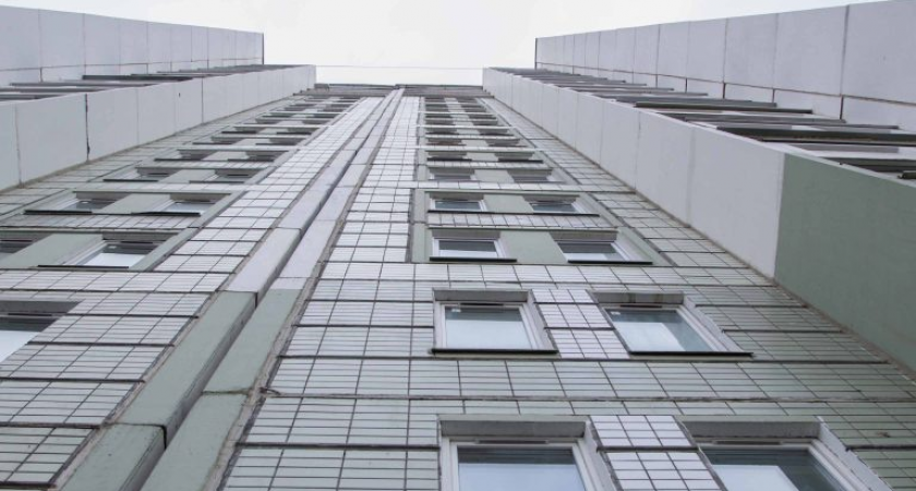 Сузана в тяжёлом состоянии утверждает: «Неизвестные сбросили меня из окна»