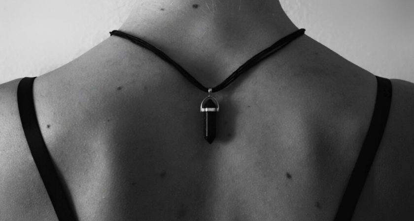 Жена миллиардера Клюкина предстала в провокационном образе с шубой и без штанов