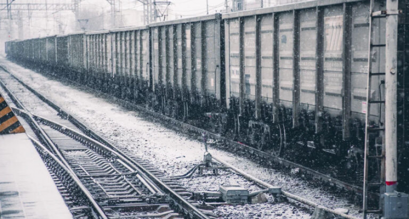 На станции Тюльпан три цистерны с пропан-бутаном сошли с рельсов