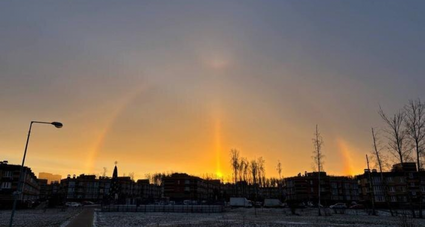 Волшебное кольцо света: москвичи увидели редкое солнечное гало в морозный рассвет