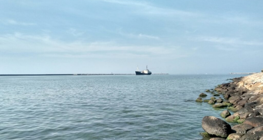 Россия отрицает потопление подлодки в Новороссийске после украинской атаки