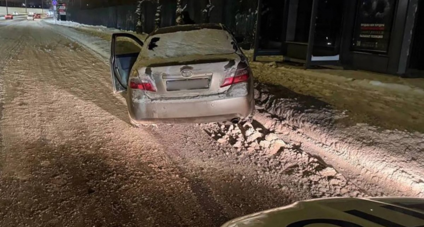 Водителю Toyota Camry стало плохо за рулем: пострадала женщина-пешеход