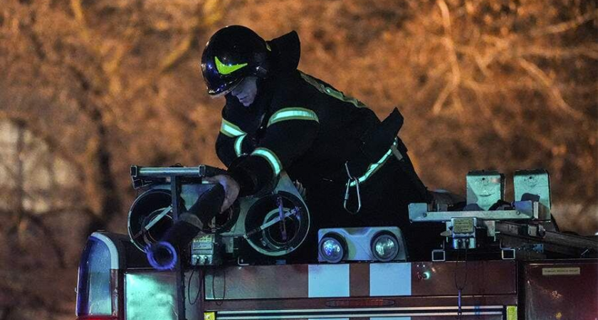 Батайск под ударом: два дома в огне после атаки БПЛА