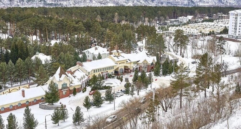 В престижных Соснах продают последний участок за 129,5 млн рублей