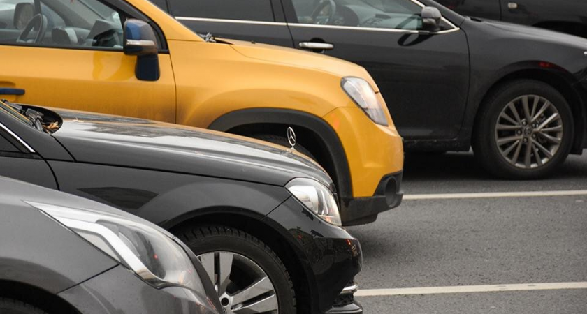 Москву завтра завалит снегом и гололедицей: власти запретили ездить на авто