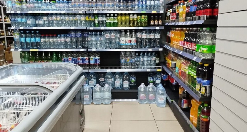 Напиток с привкусом бензина: в Петербурге обнаружили пять случаев химии в лимонаде