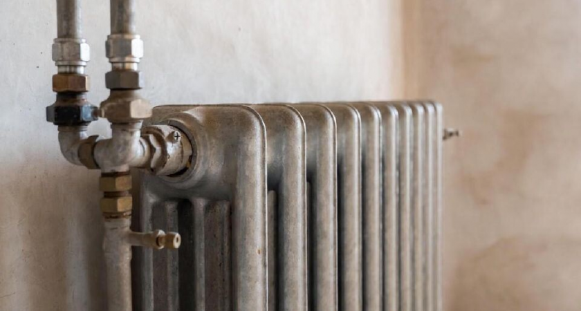 Поселок под Челябинском мёрзнет вторые сутки: дети спят в куртках без тепла и воды