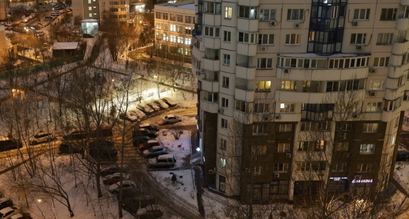 Жители в ярости: самодельный лифт в квартиру трясёт весь дом Махачкалы