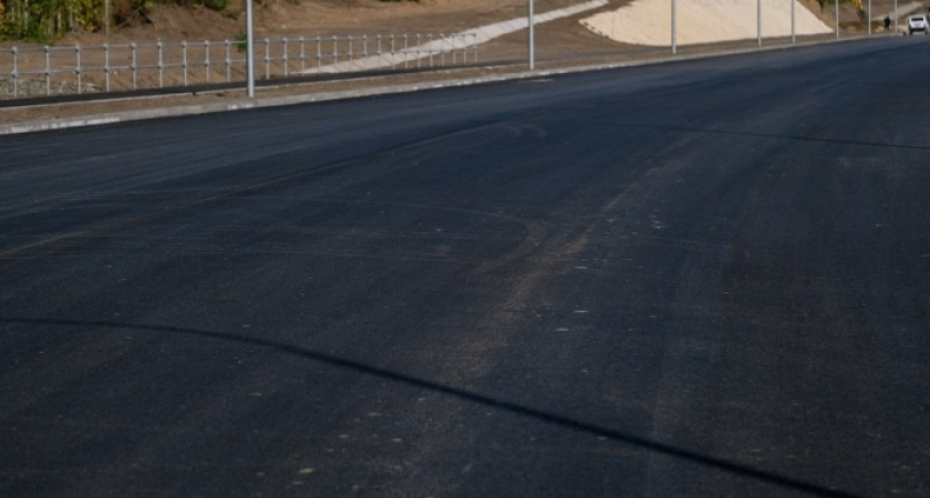 Километровая дорога с массивной подпорной стеной соединила 4 улицы Волгограда