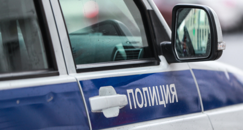 Охранник ТЦ в Москве ударил ножом в шею пьяного коллеги