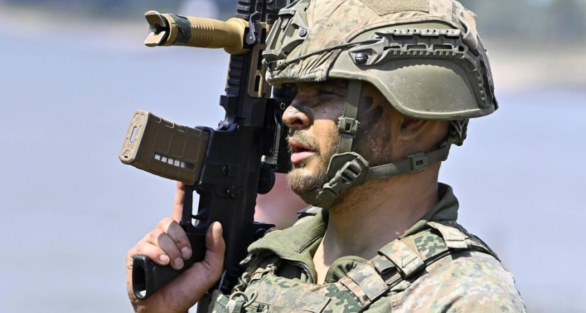 Франция и Британия подписали документ о военных на Украине