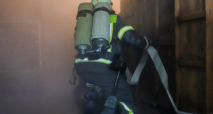 Птичник площадью 500 кв.м охватило пламя в Тимирязевской академии — студенты задыхаются от дыма