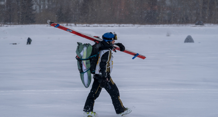 30 квадратных метров крыши горнолыжного комплекса рухнуло под снежной тяжестью в Новосибирске