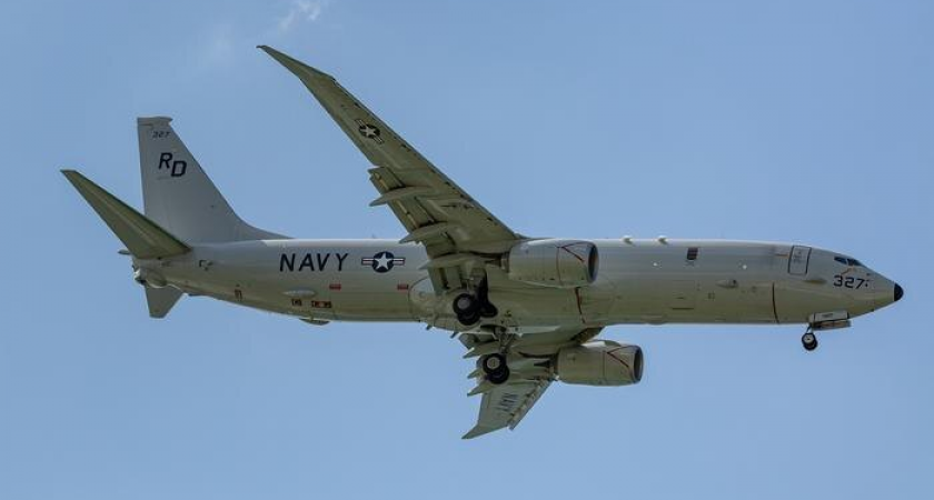 Противолодочный Boeing P-8A ВМС США 5 часов кружил у побережья Сочи, облетев Крым