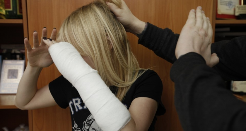 Отец шестерых детей в Барнауле получил 20 лет колонии за двухлетнее сексуальное насилие и коленопреклонение на соли