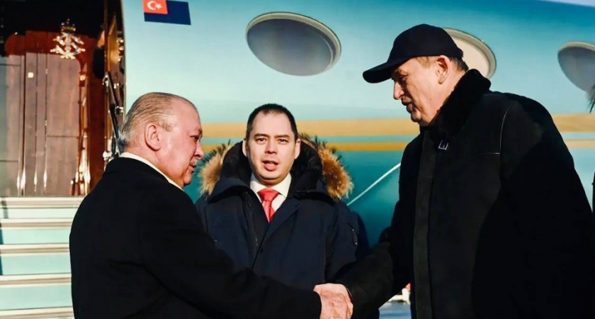 Из-за визита Султана Малайзии в центре Петербурга перекрыли Литейный мост и дороги: пробки на Садовой достигли пика