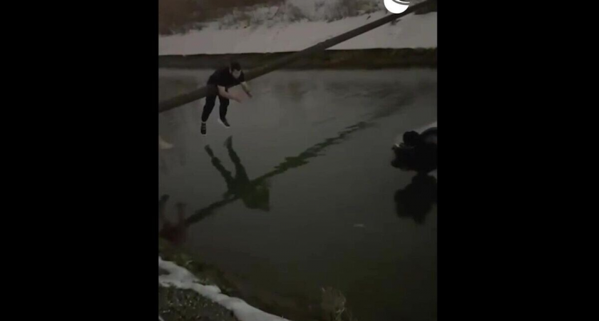 «Герои спасли мать и мальчика из тонущего такси»: британцы потрясены поступком дагестанцев