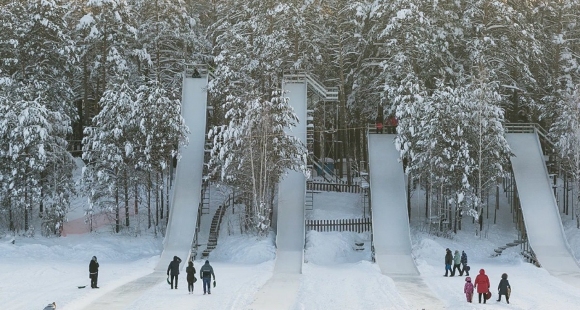 Трагедия в Подмосковье: 11-летний мальчик на ледянке вылетел под Volvo с горки в неположенном месте