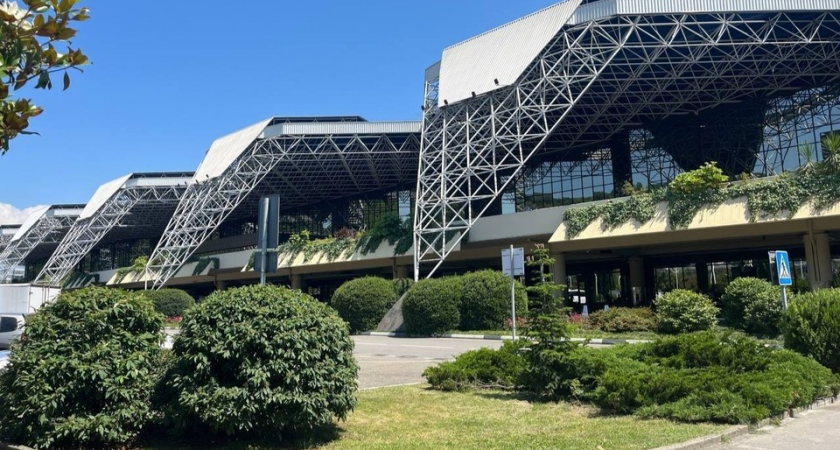 Глобальный сбой Astra парализовал регистрацию в аэропортах Сочи и Краснодара: пассажиров регистрируют вручную