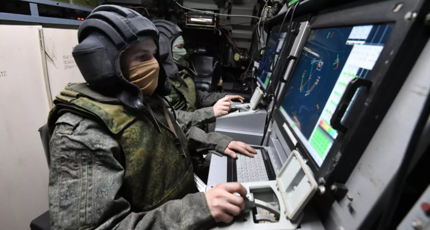 Сбитая ПВО украинская ракета С-200 упала на жилые дома в Брянской области