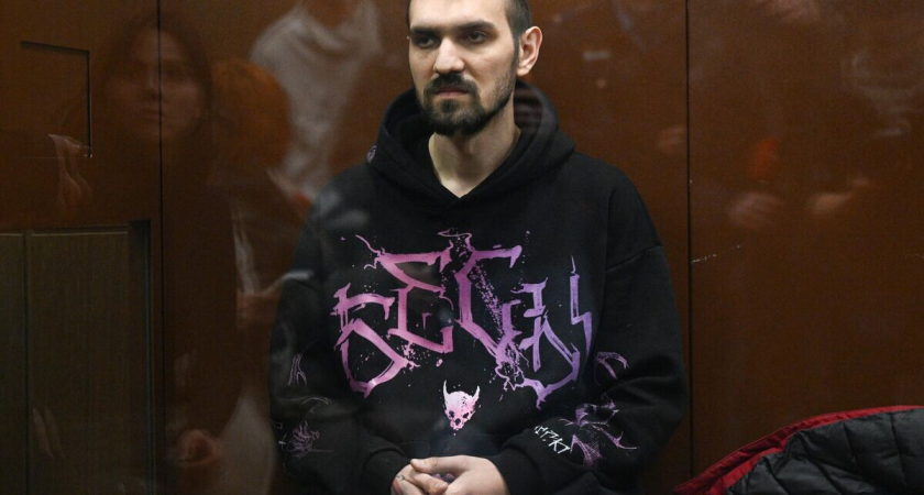 Почти 6 лет колонии и 300 000 штрафа: прокурор требует жёсткого наказания для комика Останина* за юмористическое шоу