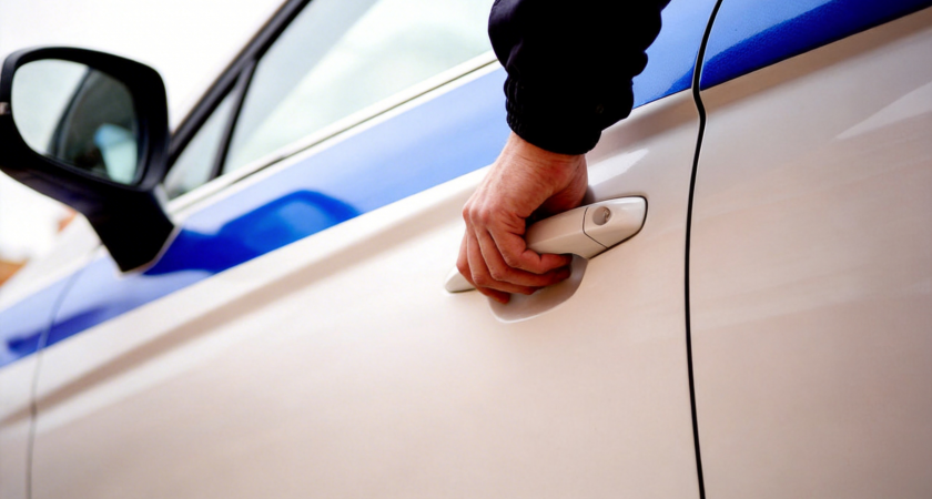 Попрошайка сломал нос девушке в метро после отказа дать денег и попал на видео