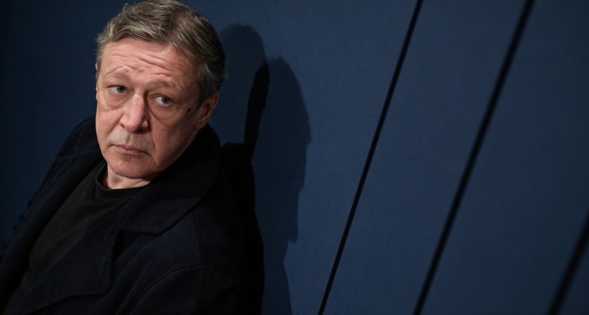 Театральный ажиотаж: билеты на возвращение Ефремова после 6 лет отсутствия улетели за 4 часа и подорожали до 50 000