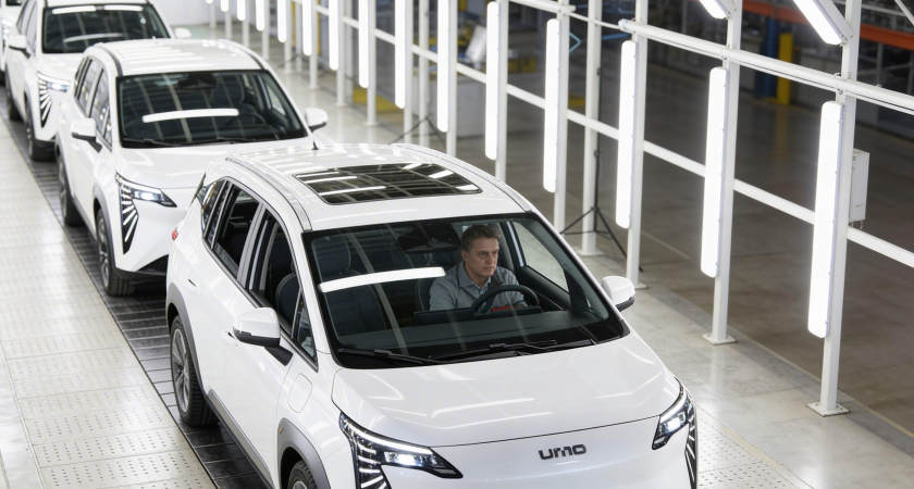 «Москвич» запустил производство электрокаров UMO: четыре умные модели с «Алисой» и ИИ от «Яндекса»