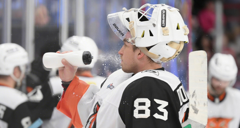 Сенсация в Омске: «Амур» вырвал победу у фаворита «Авангарда», забросив четыре шайбы