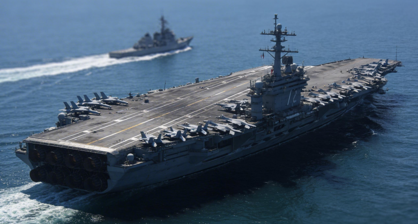 Американский авианосец «Авраам Линкольн» экстренно покинул воды у Ирана