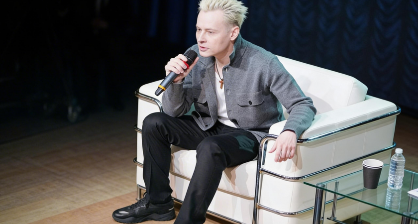 Активистка требует проверить SHAMAN за англицизмы в афишах